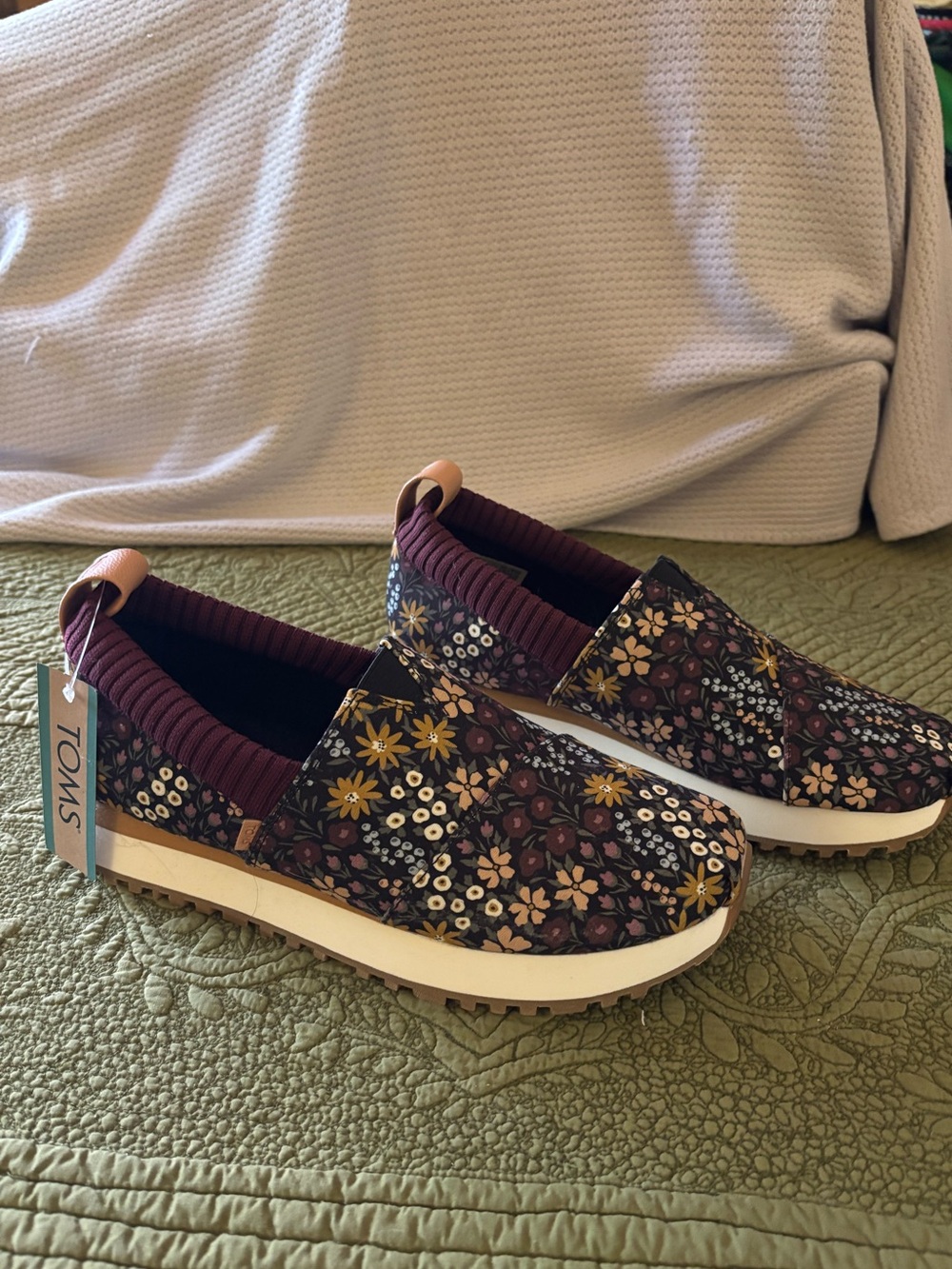 Toms Women’s Slip-On Floral Slipper - Black with Burgundy Trim